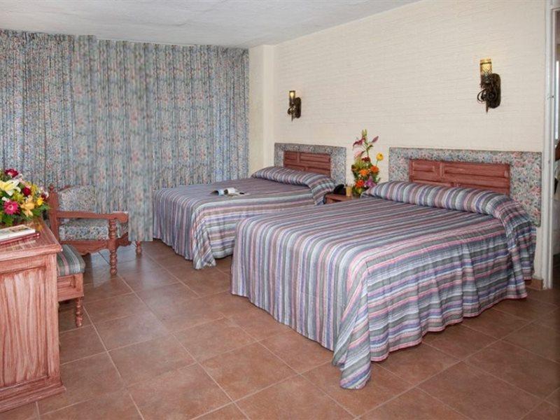 Real Bananas All Inclusive Acapulco Exterior photo