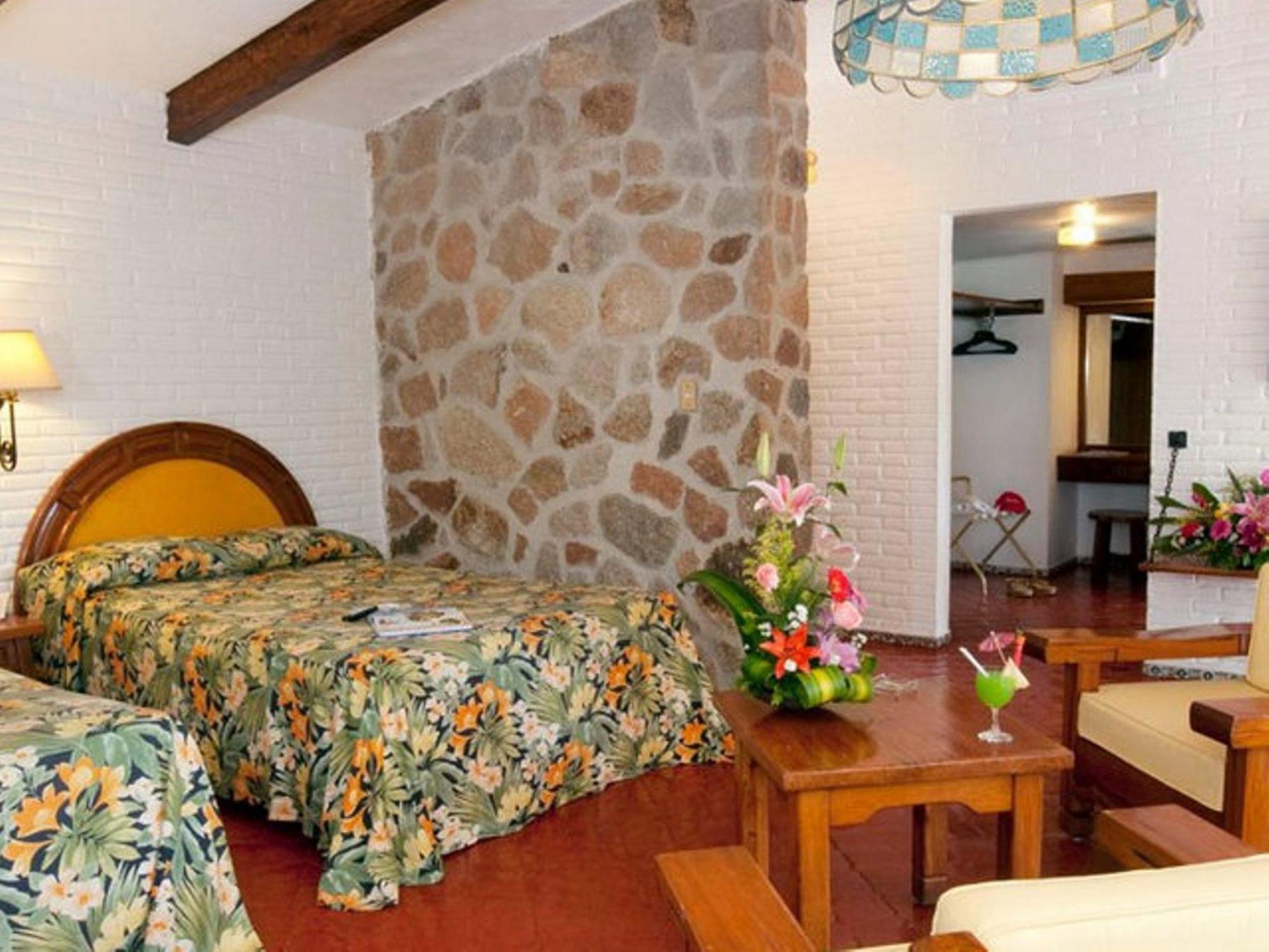 Real Bananas All Inclusive Acapulco Exterior photo
