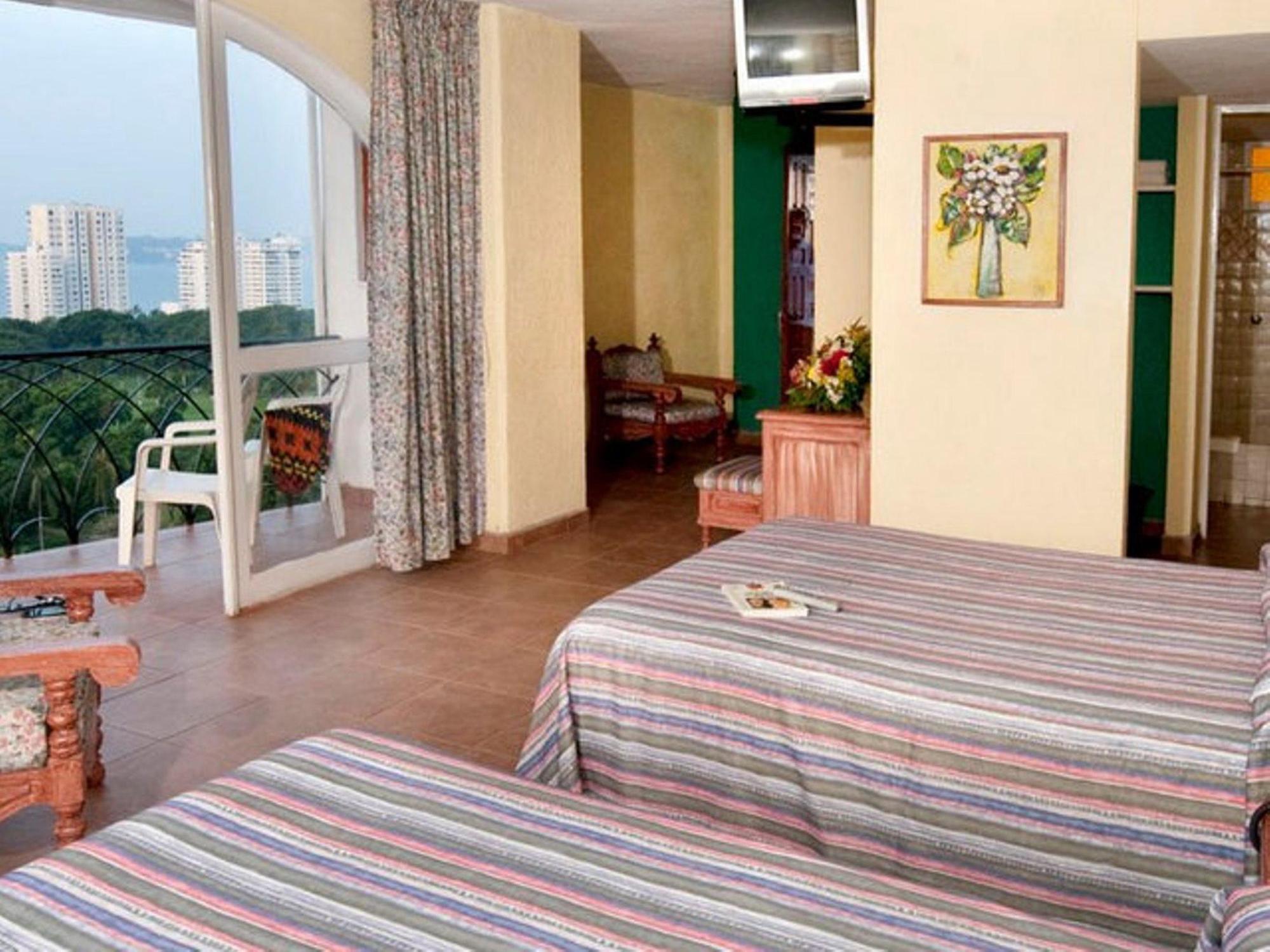 Real Bananas All Inclusive Acapulco Exterior photo